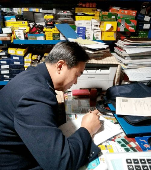 原州區(qū)分局開展安全帽等特種勞動防護用品專項監(jiān)督檢查，強化網(wǎng)絡(luò)技術(shù)服務(wù)支撐